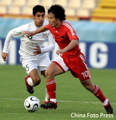 多伦多猛龙训练开放日,加时末段遗憾出局引欢呼,欧联在即,更衣室氛围转暖的简单介绍 多伦多猛龙训练开放日,加时末段遗憾出局引欢呼,欧联在即,更衣室氛围转暖的简单介绍