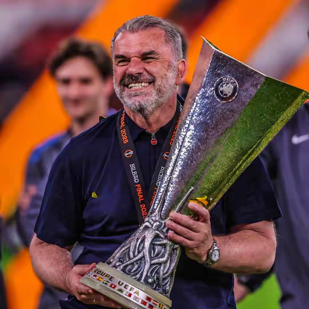 爱游戏体育-德甲国际比赛日再迎强敌，里昂调整名单，主帅态度：赛场秩序良好，赛程密集仍需轮换的简单介绍