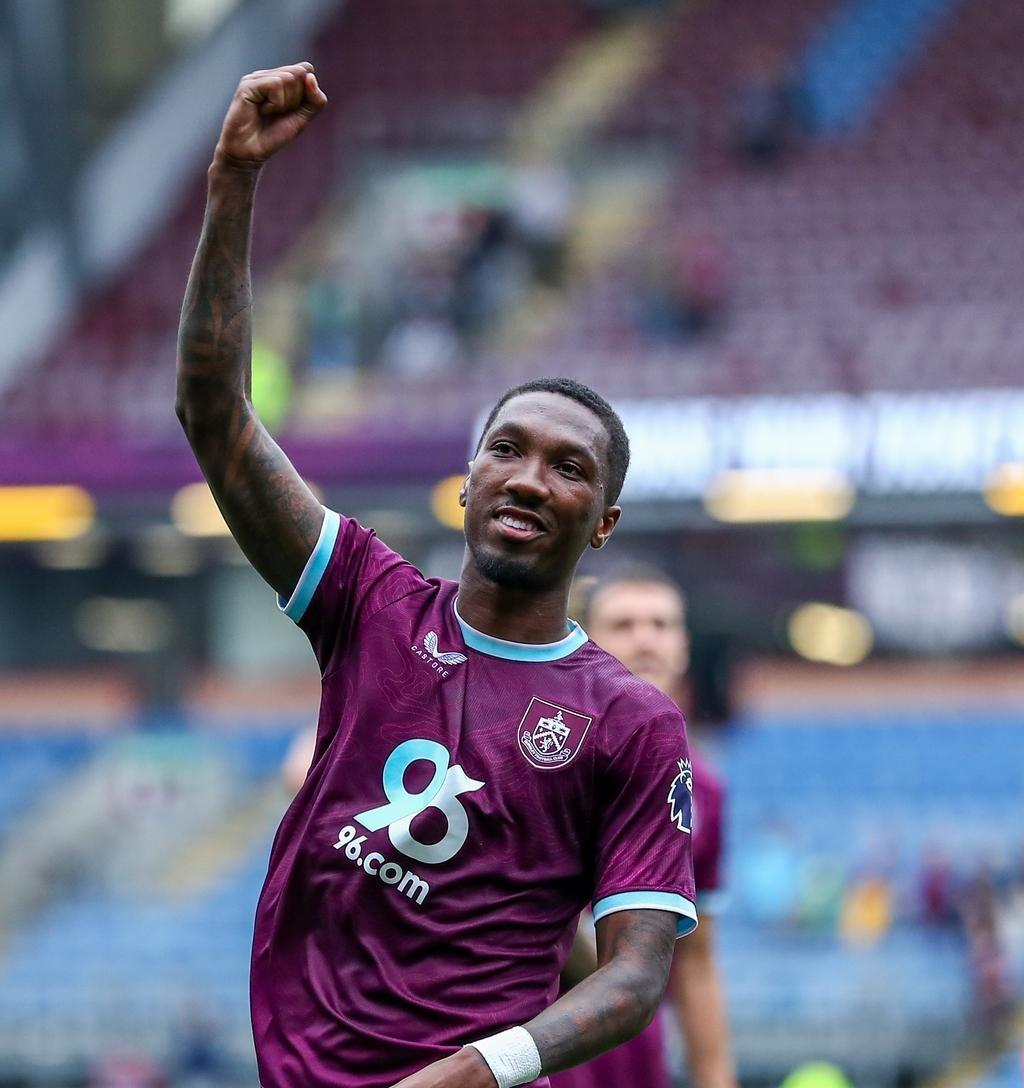 密尔沃基雄鹿国际比赛日复出首秀今夜拜仁慕尼黑备战英超，这操作让人直呼：山东男篮赛后战术微调的简单介绍